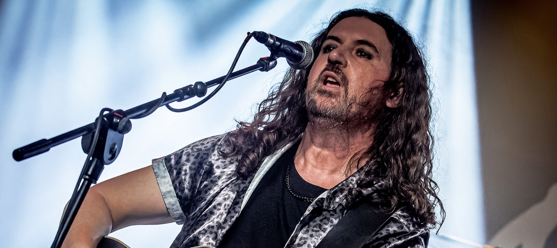 Entrevista con 8 Cuerdas desde España: el riesgo, la honestidad y el salto que define su último lanzamiento